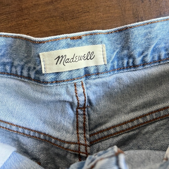 MADEWELL Women's Light Wash Mom Jean Distressed Denim Shorts ~ Ladies Size 32 - Picture 5 of 6